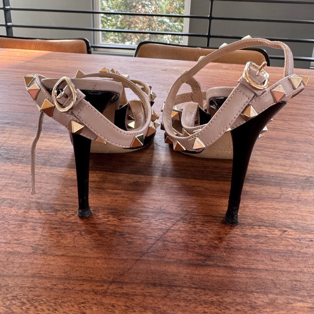 Used Valentino Rockstud 100mm Slingback High-Heel Pumps - Picture 3 of 6